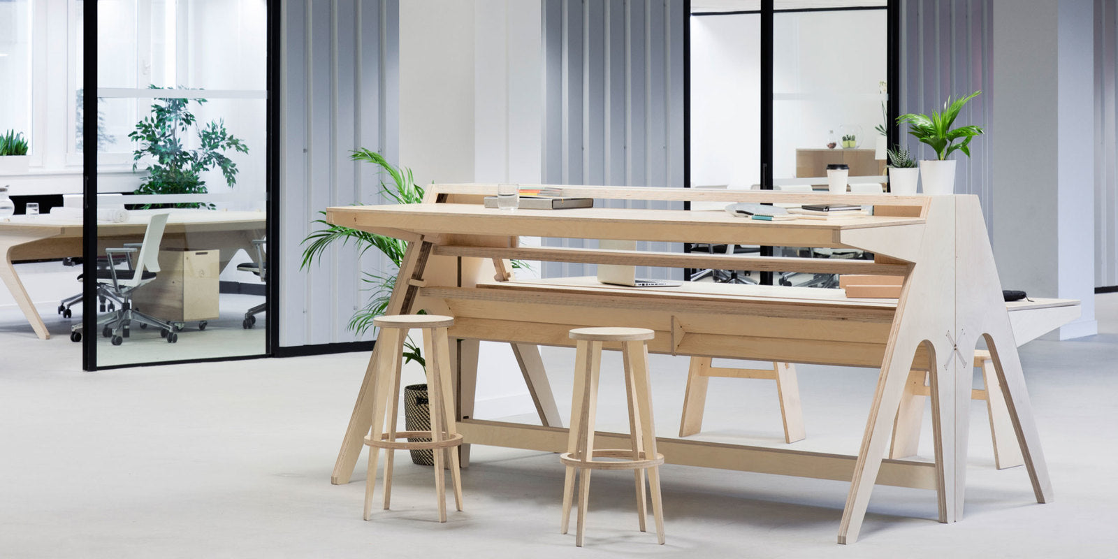 Lift Standing Desk - Elula Furniture